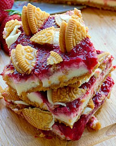 GoldenStawberryCheesecakeBars